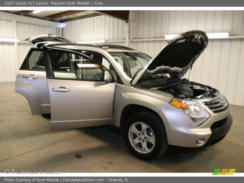 Majestic Silver Metallic / Grey 2007 Suzuki XL7 Luxury