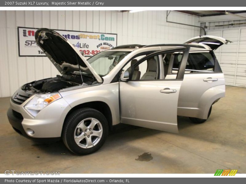 Majestic Silver Metallic / Grey 2007 Suzuki XL7 Luxury