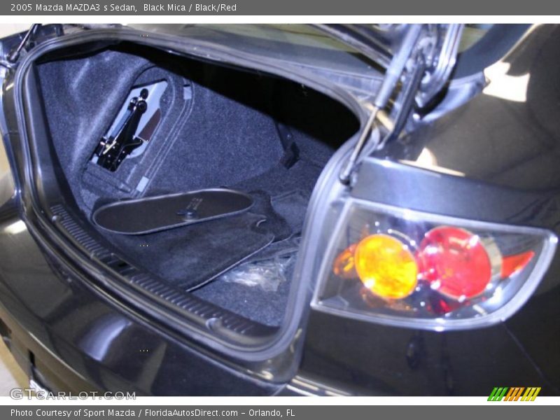 Black Mica / Black/Red 2005 Mazda MAZDA3 s Sedan