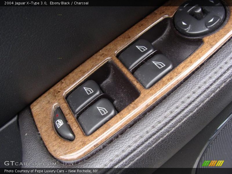 Ebony Black / Charcoal 2004 Jaguar X-Type 3.0