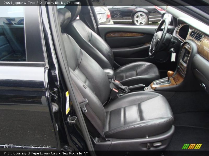 Ebony Black / Charcoal 2004 Jaguar X-Type 3.0