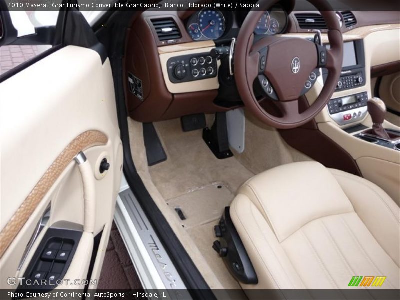 Bianco Eldorado (White) / Sabbia 2010 Maserati GranTurismo Convertible GranCabrio
