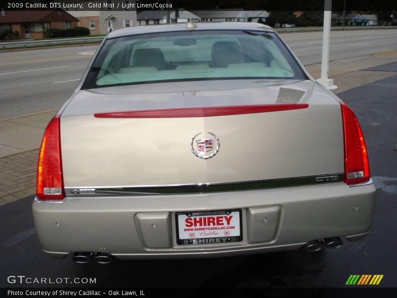 Gold Mist / Light Linen/Cocoa 2009 Cadillac DTS Luxury