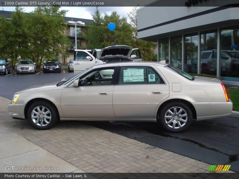 Gold Mist / Light Linen/Cocoa 2009 Cadillac DTS Luxury