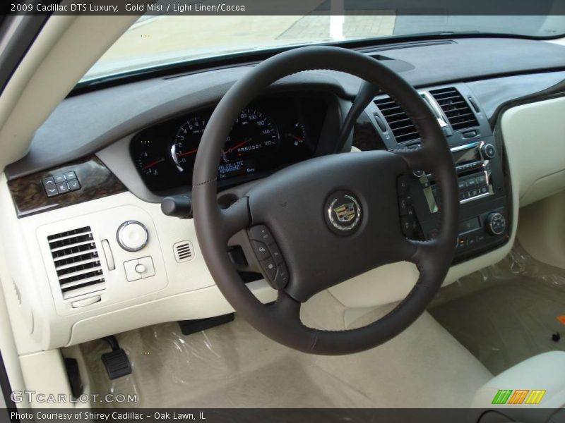 Gold Mist / Light Linen/Cocoa 2009 Cadillac DTS Luxury