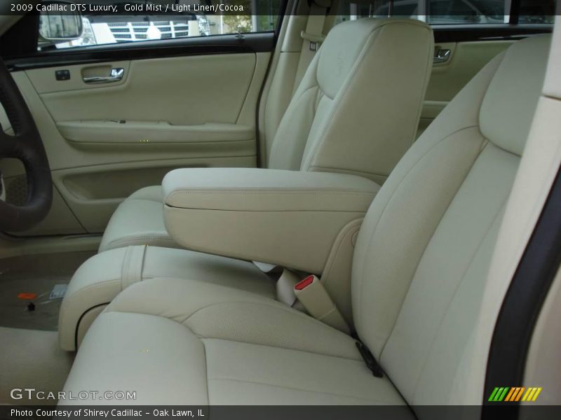 Gold Mist / Light Linen/Cocoa 2009 Cadillac DTS Luxury