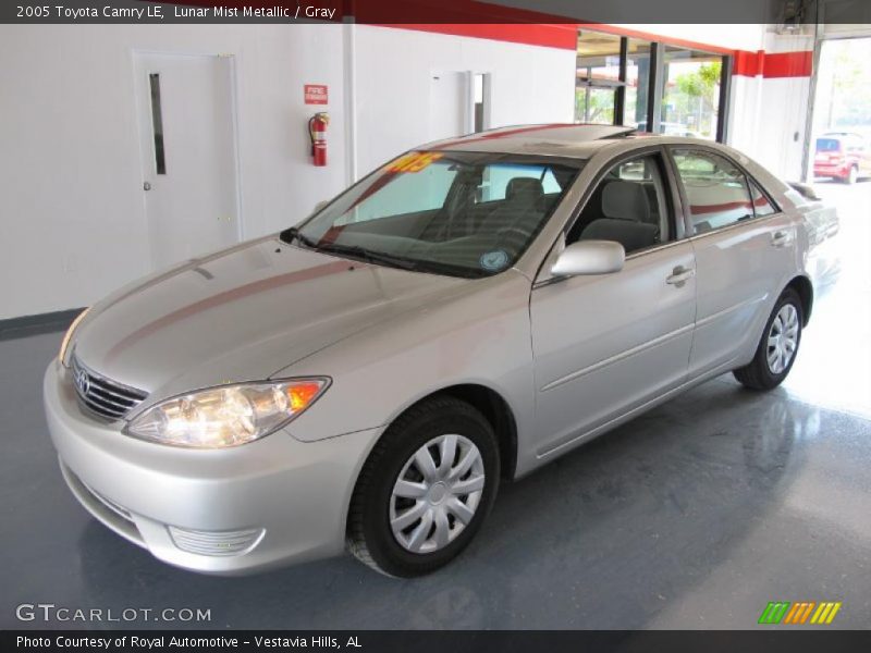 Lunar Mist Metallic / Gray 2005 Toyota Camry LE