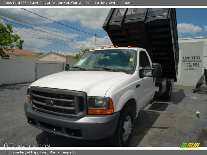 Oxford White / Medium Graphite 2000 Ford F350 Super Duty XL Regular Cab Chassis