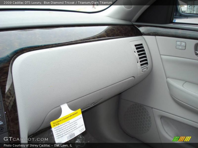 Blue Diamond Tricoat / Titanium/Dark Titanium 2009 Cadillac DTS Luxury