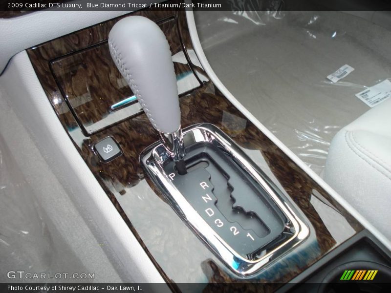 Blue Diamond Tricoat / Titanium/Dark Titanium 2009 Cadillac DTS Luxury