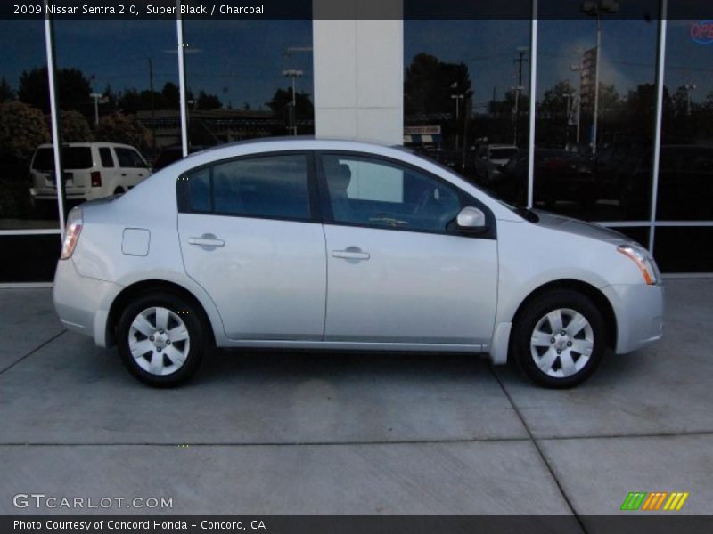 Super Black / Charcoal 2009 Nissan Sentra 2.0