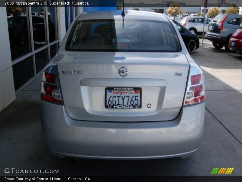Super Black / Charcoal 2009 Nissan Sentra 2.0