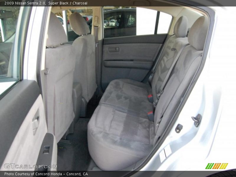 Super Black / Charcoal 2009 Nissan Sentra 2.0