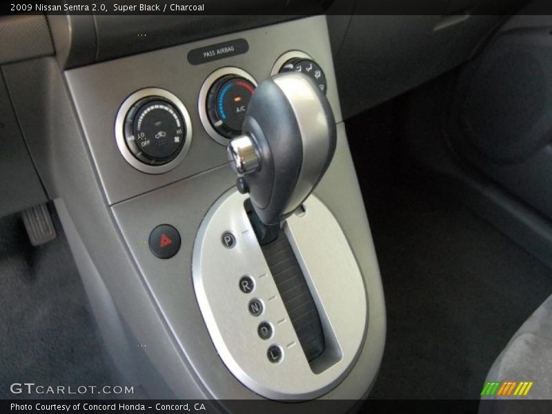 Super Black / Charcoal 2009 Nissan Sentra 2.0