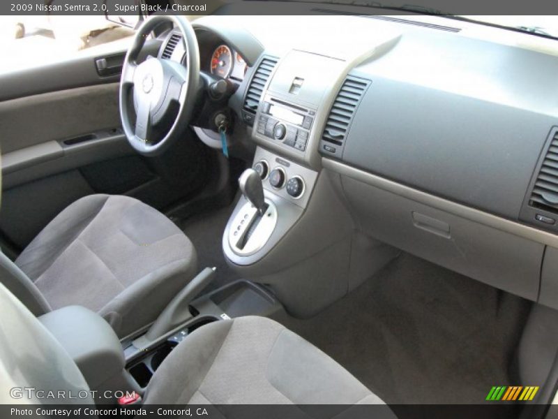 Super Black / Charcoal 2009 Nissan Sentra 2.0