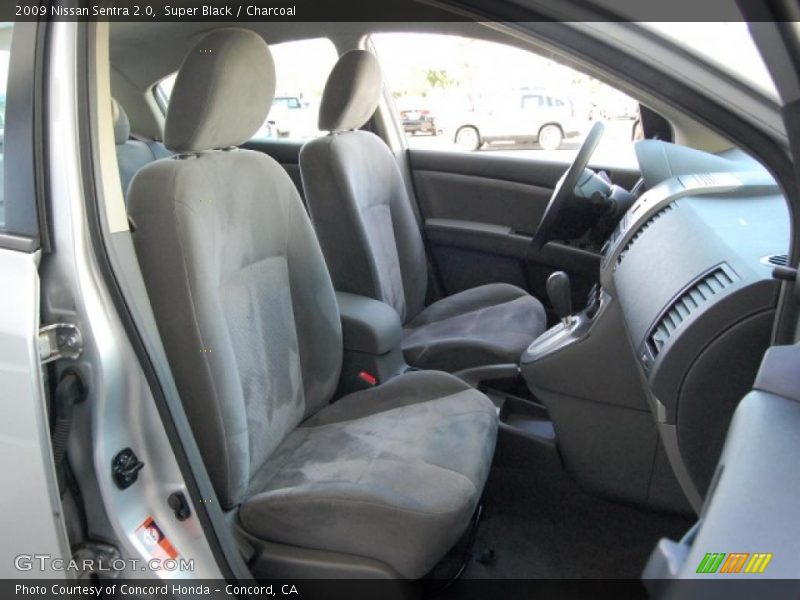 Super Black / Charcoal 2009 Nissan Sentra 2.0