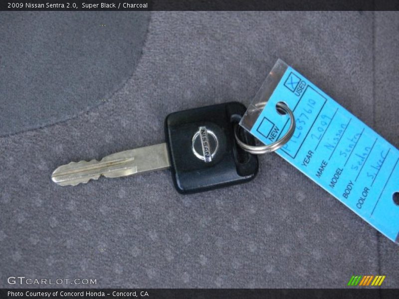 Super Black / Charcoal 2009 Nissan Sentra 2.0