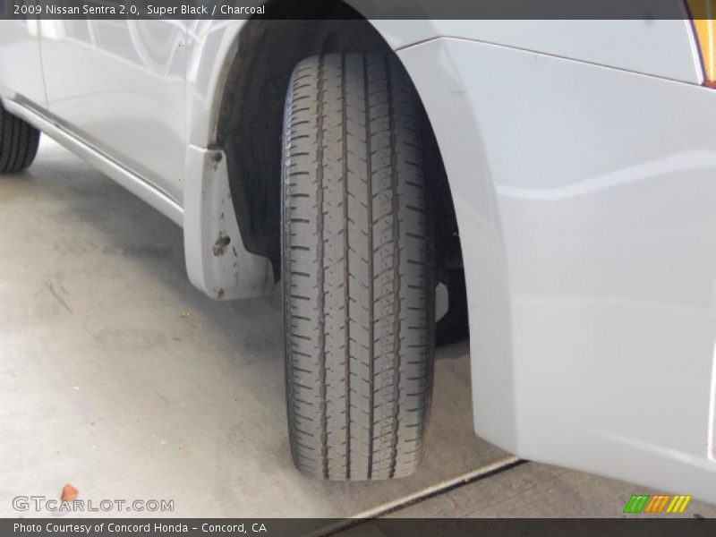 Super Black / Charcoal 2009 Nissan Sentra 2.0