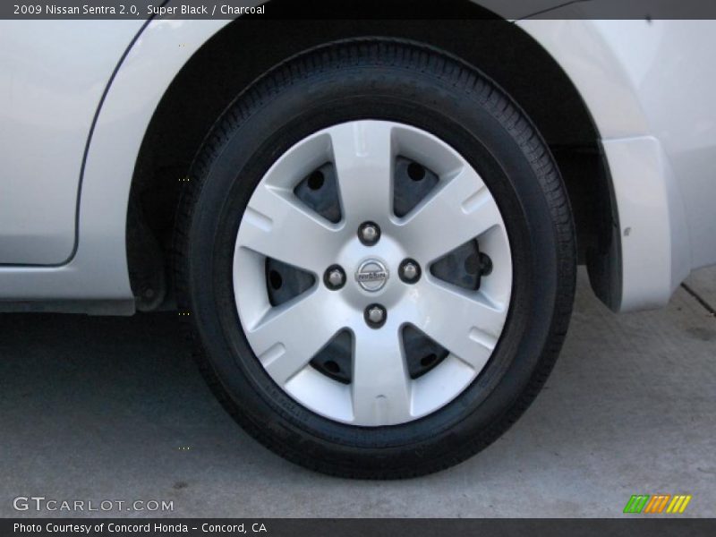 Super Black / Charcoal 2009 Nissan Sentra 2.0