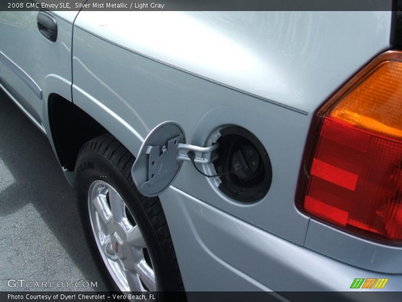 Silver Mist Metallic / Light Gray 2008 GMC Envoy SLE