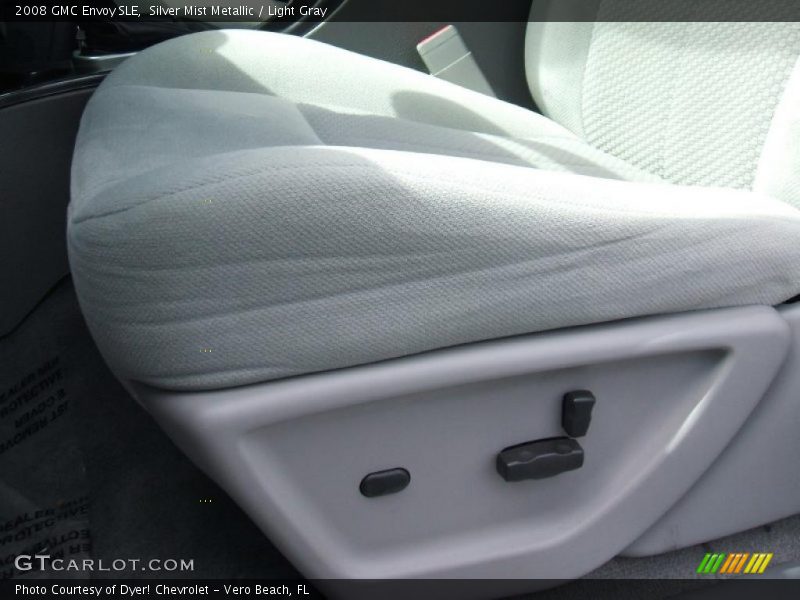Silver Mist Metallic / Light Gray 2008 GMC Envoy SLE