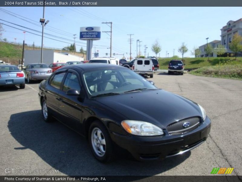 Black / Dark Charcoal 2004 Ford Taurus SES Sedan