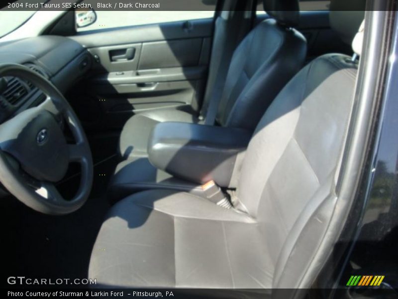Black / Dark Charcoal 2004 Ford Taurus SES Sedan