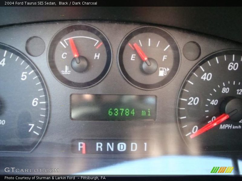 Black / Dark Charcoal 2004 Ford Taurus SES Sedan