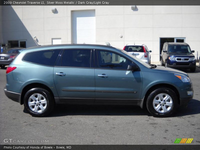 Silver Moss Metallic / Dark Gray/Light Gray 2009 Chevrolet Traverse LS