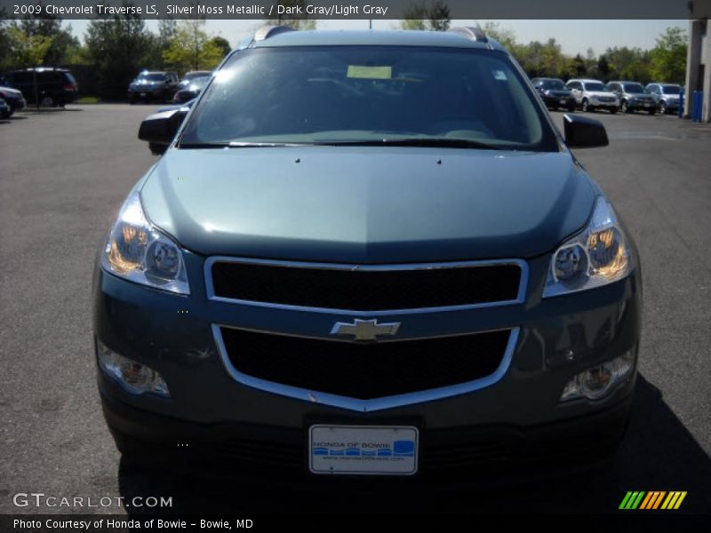 Silver Moss Metallic / Dark Gray/Light Gray 2009 Chevrolet Traverse LS