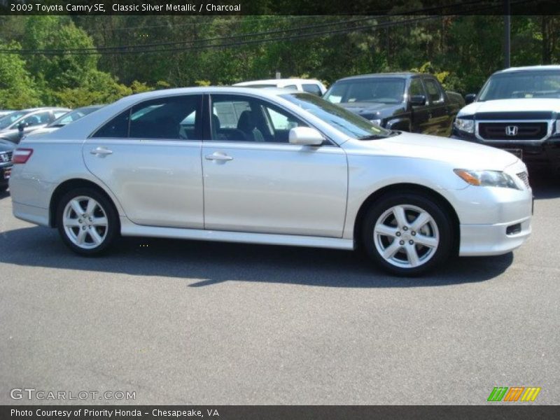 Classic Silver Metallic / Charcoal 2009 Toyota Camry SE