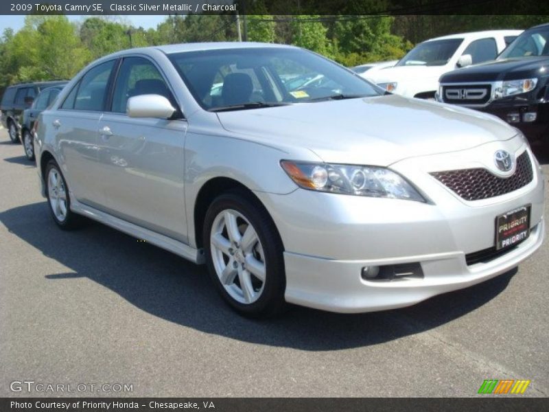 Classic Silver Metallic / Charcoal 2009 Toyota Camry SE