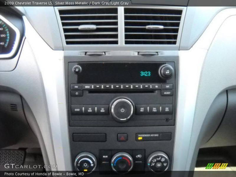 Silver Moss Metallic / Dark Gray/Light Gray 2009 Chevrolet Traverse LS