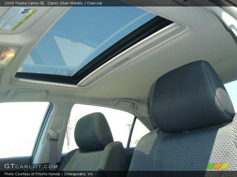 Classic Silver Metallic / Charcoal 2009 Toyota Camry SE