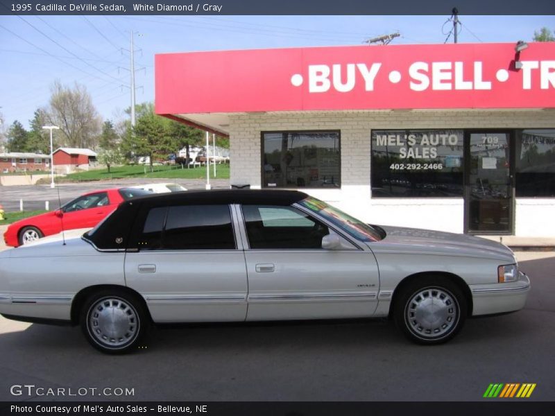 White Diamond / Gray 1995 Cadillac DeVille Sedan