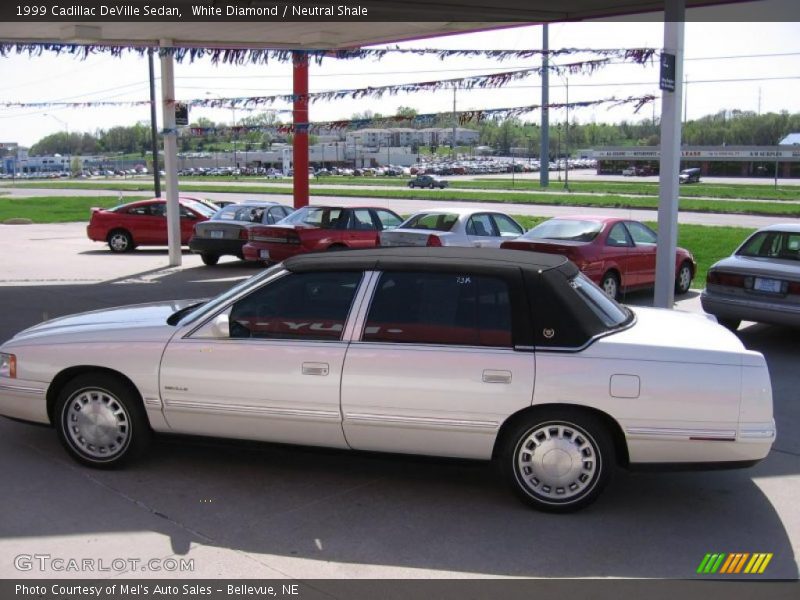 White Diamond / Neutral Shale 1999 Cadillac DeVille Sedan