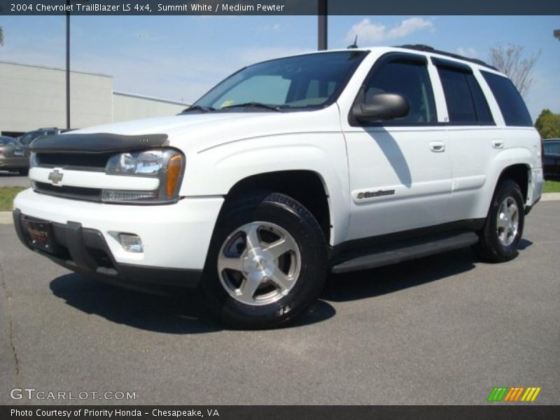 Summit White / Medium Pewter 2004 Chevrolet TrailBlazer LS 4x4