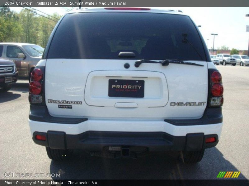 Summit White / Medium Pewter 2004 Chevrolet TrailBlazer LS 4x4
