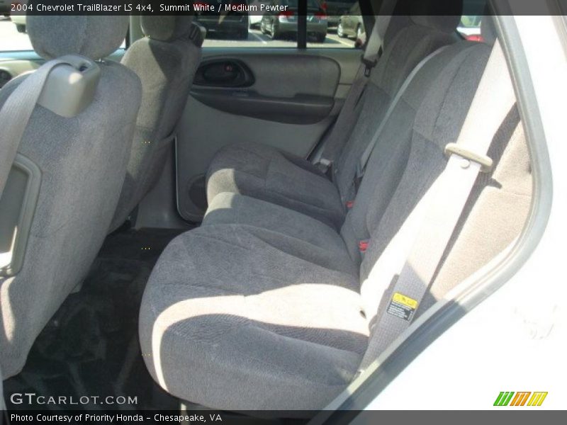 Summit White / Medium Pewter 2004 Chevrolet TrailBlazer LS 4x4