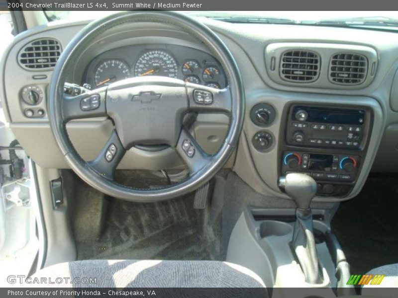 Summit White / Medium Pewter 2004 Chevrolet TrailBlazer LS 4x4