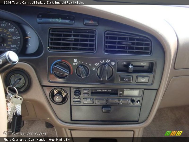 Dark Emerald Pearl / Beige 1994 Toyota Camry LE Sedan