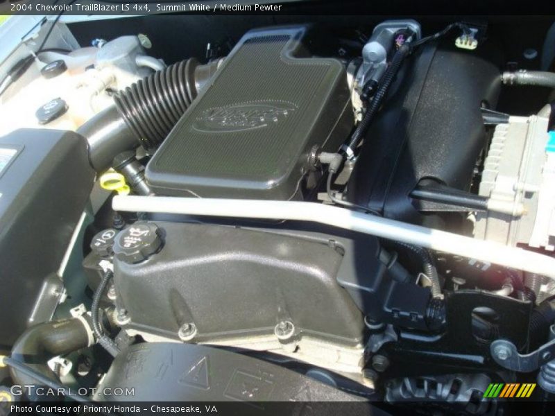 Summit White / Medium Pewter 2004 Chevrolet TrailBlazer LS 4x4