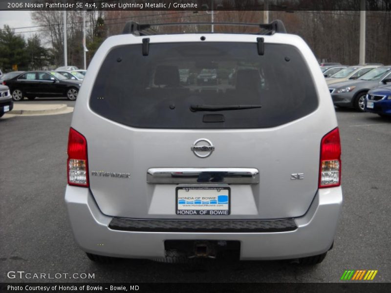 Silver Lightning Metallic / Graphite 2006 Nissan Pathfinder SE 4x4