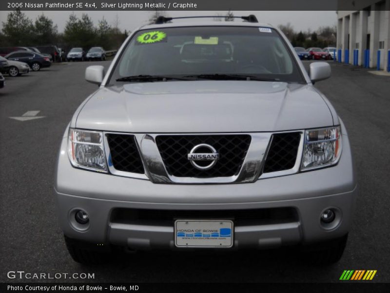 Silver Lightning Metallic / Graphite 2006 Nissan Pathfinder SE 4x4
