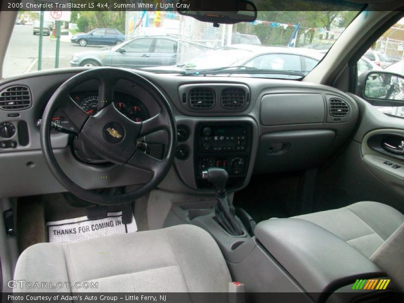 Summit White / Light Gray 2005 Chevrolet TrailBlazer LS 4x4