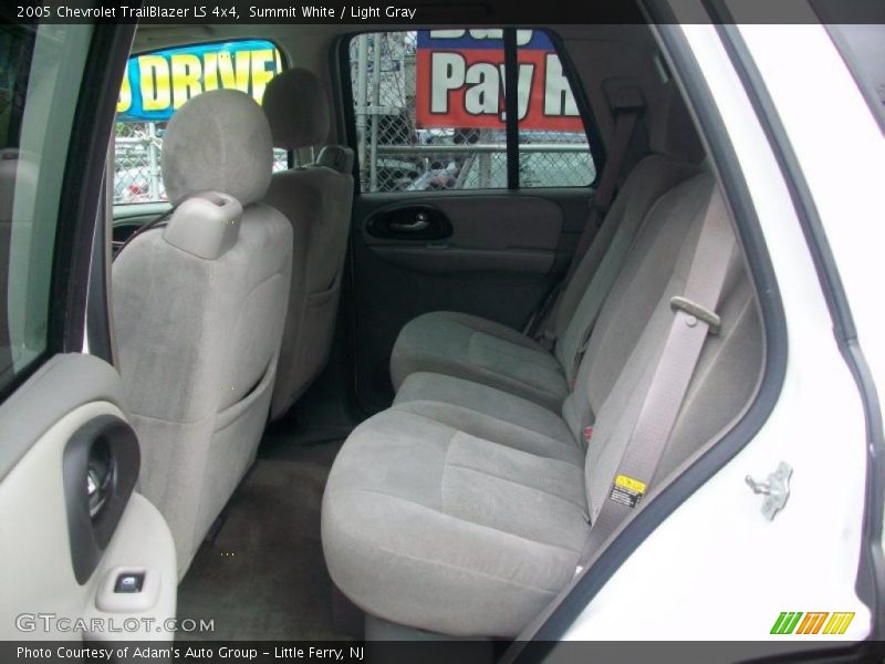Summit White / Light Gray 2005 Chevrolet TrailBlazer LS 4x4