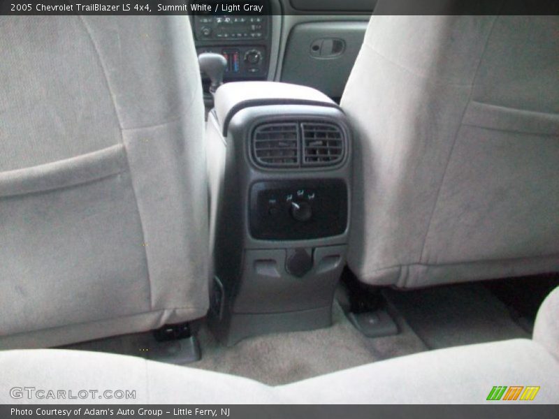 Summit White / Light Gray 2005 Chevrolet TrailBlazer LS 4x4