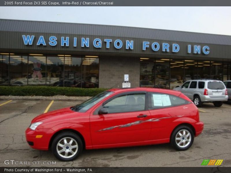 Infra-Red / Charcoal/Charcoal 2005 Ford Focus ZX3 SES Coupe