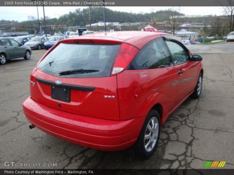 Infra-Red / Charcoal/Charcoal 2005 Ford Focus ZX3 SES Coupe