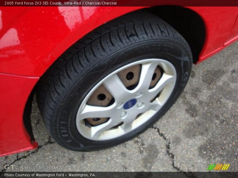 Infra-Red / Charcoal/Charcoal 2005 Ford Focus ZX3 SES Coupe